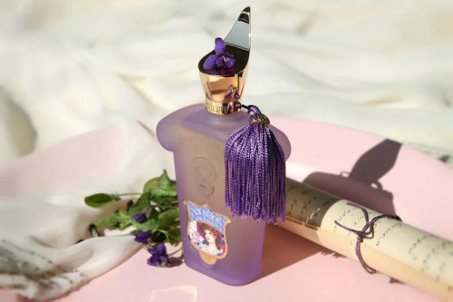 اسانس لاتوسکا زرجوف برند Luzi و Givaudan